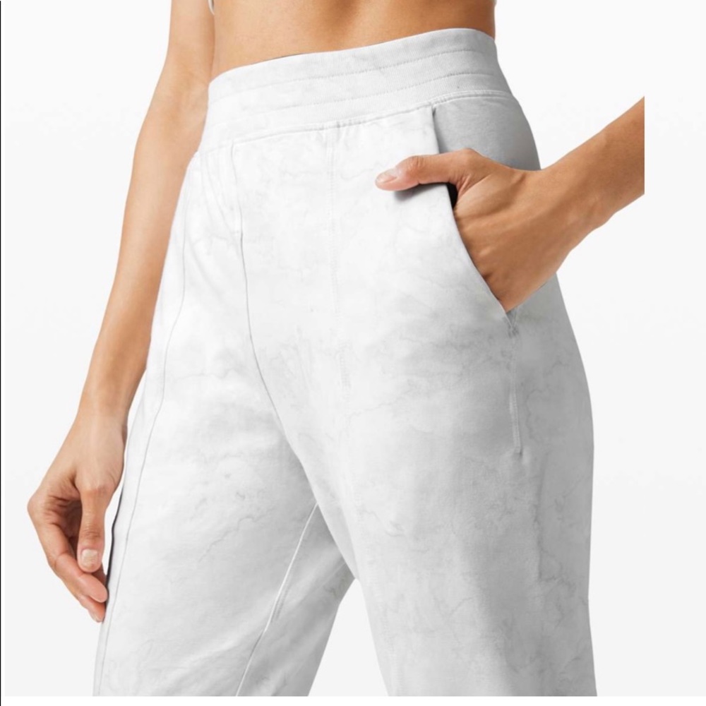 Lululemon LA Sweat pants 26”